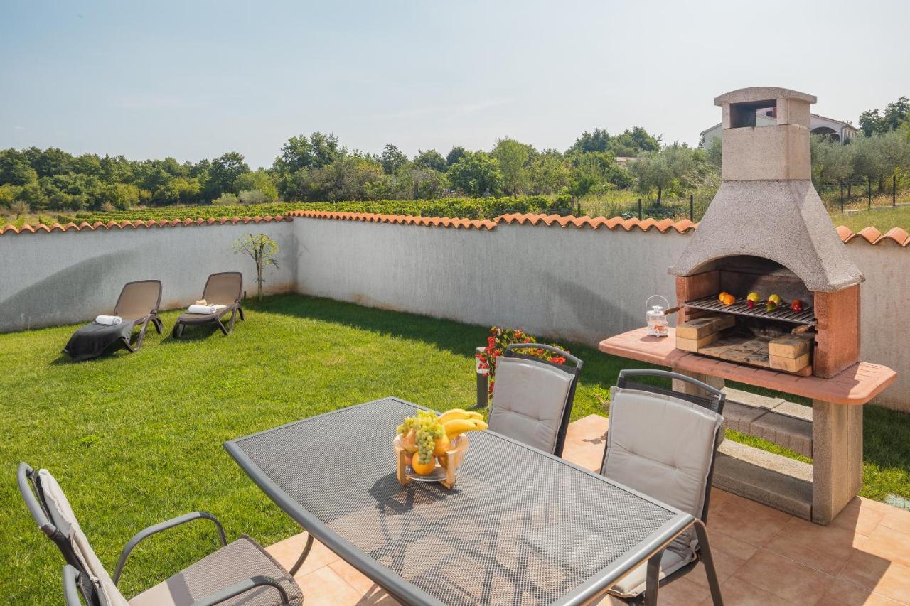 Villa Gracia Sveti Lovreč Pazenatički Eksteriør bilde