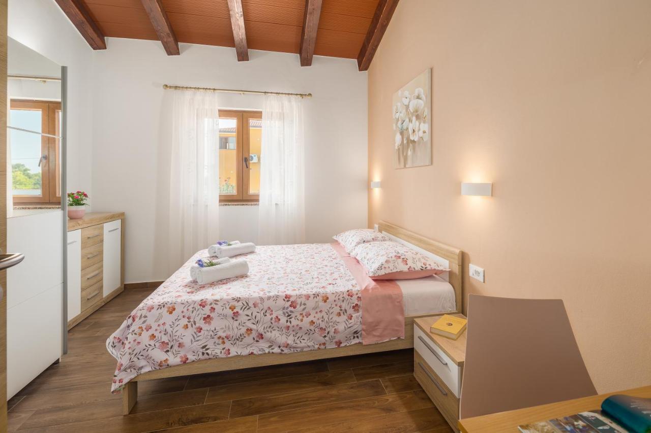 Villa Gracia Sveti Lovreč Pazenatički Eksteriør bilde